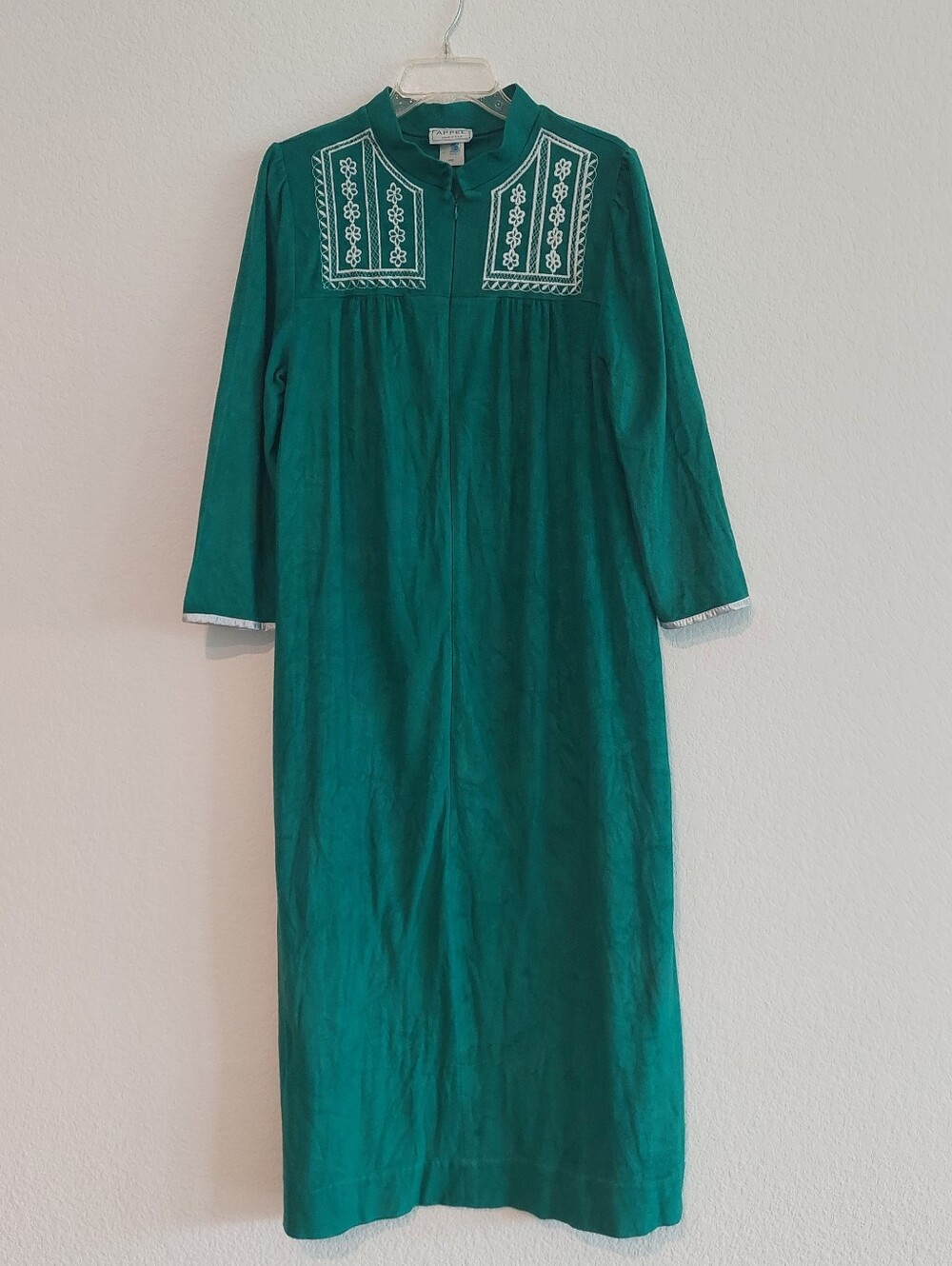 Vintage APPEL Green Embroidered Long House Robe NWOT